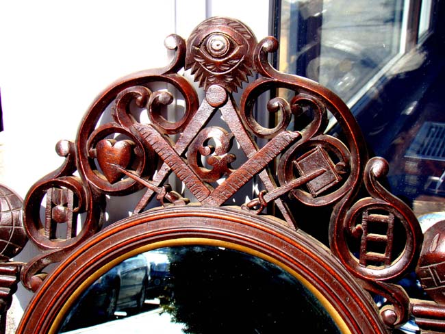 A RARE carved walnut Masonic Mirror circa 1868 carved by JOHN HALLEY BELLAMY (1836-1914) — image 2